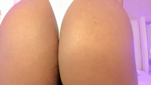 Snapshot of sophiasmiths_ chatting on July 2026 08:25:01 PM SophiaSmiths online show from July 2026 08:25:01 PM