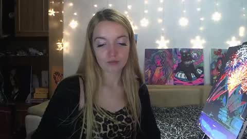 Snapshot of sophiasonata chatting on December 2024 11:39:01 PM SophiaSonata online show from December 2024 11:39:01 PM