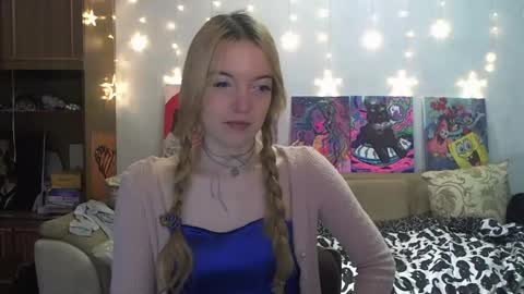 Snapshot of sophiasonata chatting on January 2025 12:00:01 AM SophiaSonata online show from January 2025 12:00:01 AM