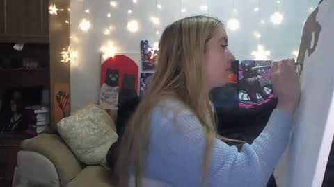 Snapshot of sophiasonata chatting on February 2025 07:38:01 PM SophiaSonata online show from February 2025 07:38:01 PM
