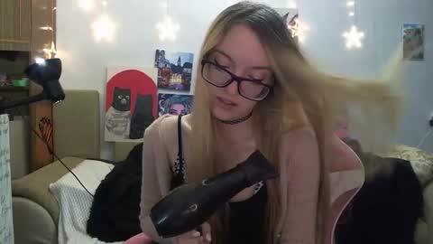 Snapshot of sophiasonata chatting on September 2025 06:42:02 PM SophiaSonata online show from September 2025 06:42:02 PM