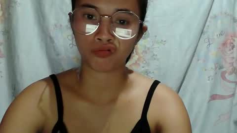 sophie_193 online show from April 2026 06:09:01 PM