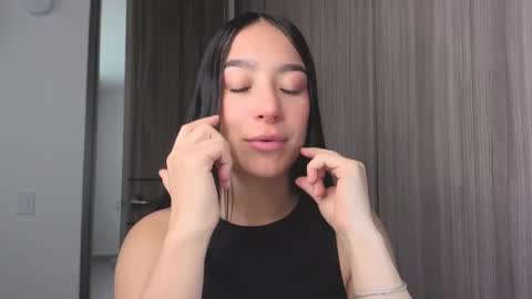 Sophie  online show from September 2025 01:45:02 PM