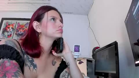 Snapshot of sophie_dolly_ chatting on April 2026 06:46:02 PM sophie doll online show from April 2026 06:46:02 PM