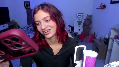Snapshot of sophie_dolly_ chatting on May 2026 05:48:02 AM sophie doll online show from May 2026 05:48:02 AM