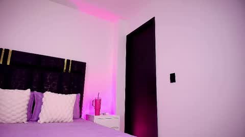 sophie online show from October 2025 12:19:02 PM