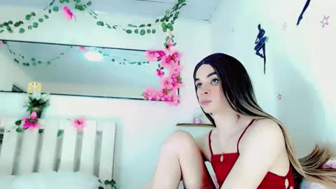 Snapshot of sophie_miaa chatting on December 2024 07:01:01 PM sophie_miaa online show from December 2024 07:01:01 PM