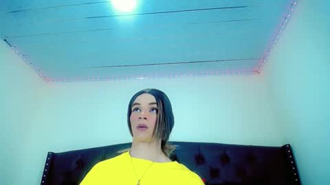 Snapshot of sophie_miaa chatting on January 2025 01:54:01 AM sophie_miaa online show from January 2025 01:54:01 AM