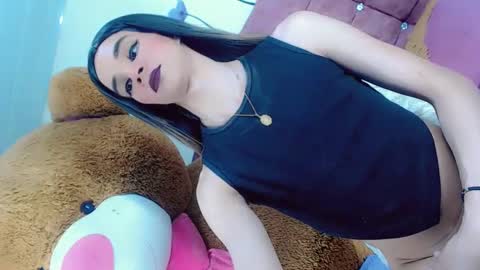 Snapshot of sophie_miaa chatting on February 2025 05:37:01 PM sophie_miaa online show from February 2025 05:37:01 PM