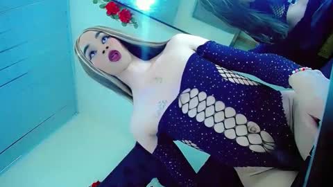 Snapshot of sophie_miaa chatting on February 2025 09:17:01 PM sophie_miaa online show from February 2025 09:17:01 PM