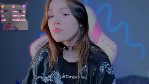 sophie_nomenal_ online show from July 2026 07:27:01 PM