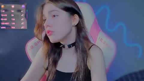 sophie_nomenal_ online show from July 2026 10:23:01 PM