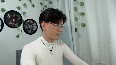 sophie_ross1 online show from November 2025 01:18:01 AM