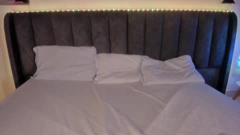 sophie_smith19 online show from December 2025 02:57:02 PM