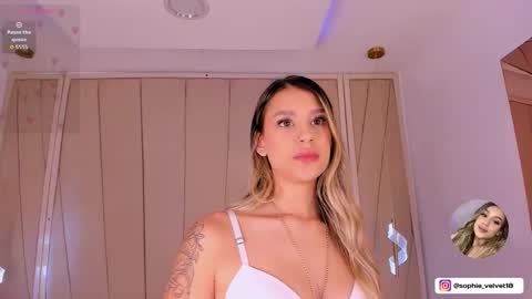 Sophie online show from December 2025 11:52:01 AM