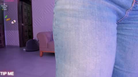 Sophie online show from April 2026 12:35:01 AM