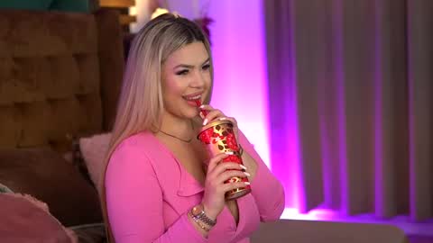 Snapshot of sophieboobsx chatting on May 2026 06:11:01 AM Sophie online show from May 2026 06:11:01 AM