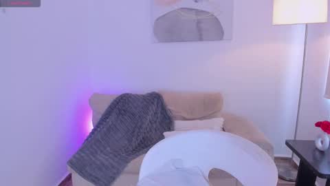 Sophie online show from November 2025 09:25:02 PM