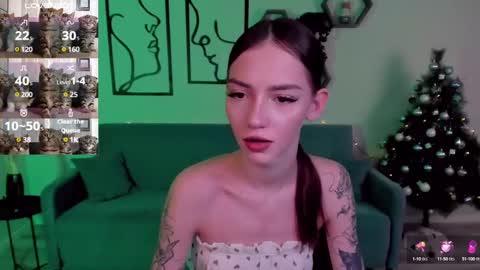 Sophie online show from January 2025 01:53:01 PM