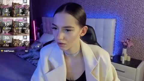 Sophie online show from February 2025 09:42:01 AM