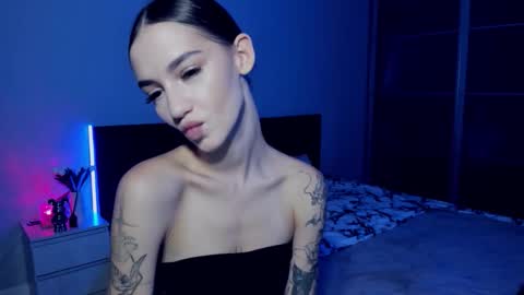 Sophie online show from September 2025 04:21:02 PM