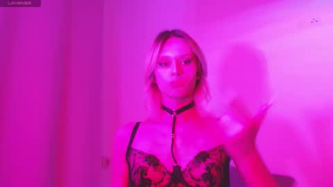 Snapshot of sophiediamond_x chatting on October 2025 07:43:01 PM sophiediamond_x online show from October 2025 07:43:01 PM