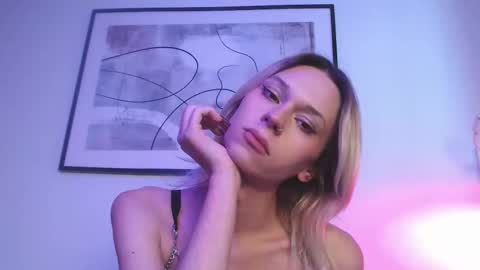 Snapshot of sophiediamond_x chatting on October 2025 10:27:01 AM sophiediamond_x online show from October 2025 10:27:01 AM