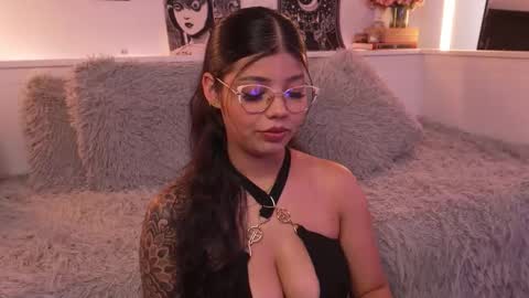 Sophiee  online show from February 2026 06:57:01 PM