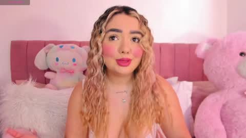 Snapshot of sophiee_rosee chatting on June 2026 05:07:01 PM sophiee rosee online show from June 2026 05:07:01 PM