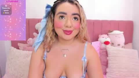 Snapshot of sophiee_rosee chatting on July 2026 05:04:02 PM sophiee rosee online show from July 2026 05:04:02 PM
