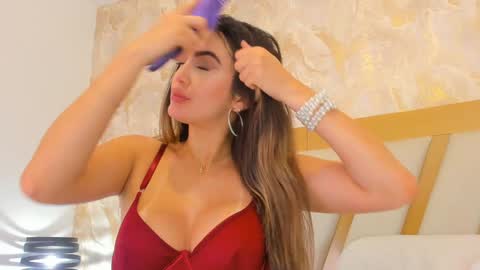 Sophie online show from December 2024 05:07:02 PM