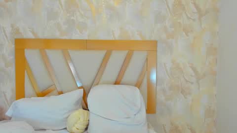 Sophie online show from September 2025 12:51:01 PM