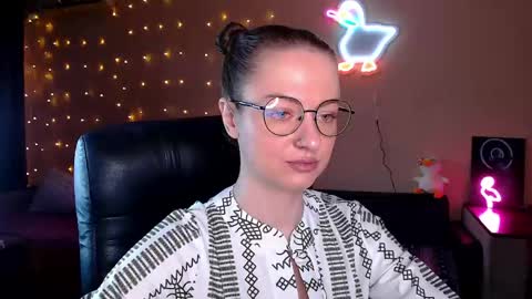 sophieleroux online show from April 2026 11:37:02 AM
