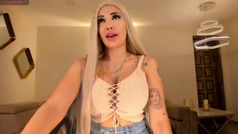 Snapshot of sophiepalmerx chatting on January 2025 01:08:01 PM Sophie Palmer online show from January 2025 01:08:01 PM