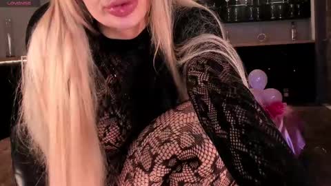 Snapshot of sophiepalmerx chatting on February 2025 05:03:02 PM Sophie Palmer online show from February 2025 05:03:02 PM