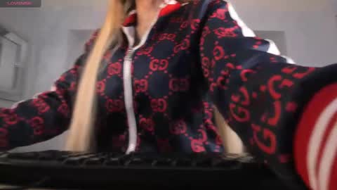 Snapshot of sophiepalmerx chatting on February 2025 01:55:02 PM Sophie Palmer online show from February 2025 01:55:02 PM