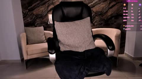 Snapshot of sophiepalmerx chatting on February 2025 02:57:02 PM Sophie Palmer online show from February 2025 02:57:02 PM