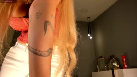 Snapshot of sophiepalmerx chatting on October 2025 10:46:02 AM Sophie Palmer online show from October 2025 10:46:02 AM