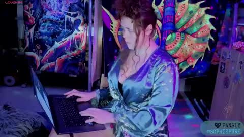 Sophie online show from May 2026 08:21:02 AM