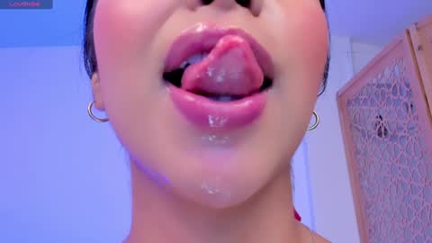 Snapshot of sophierooy chatting on December 2024 05:21:02 PM sophierooy online show from December 2024 05:21:02 PM