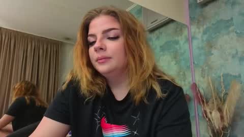 sophierossz online show from September 2025 07:47:01 PM