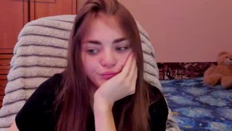 Snapshot of sophiesuvi chatting on November 2025 09:41:01 AM Sophie and my bestie Mandy online show from November 2025 09:41:01 AM