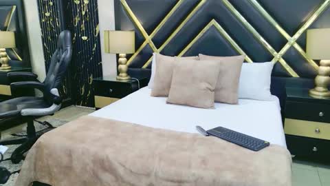 SophieWinslow online show from March 2026 01:47:01 PM