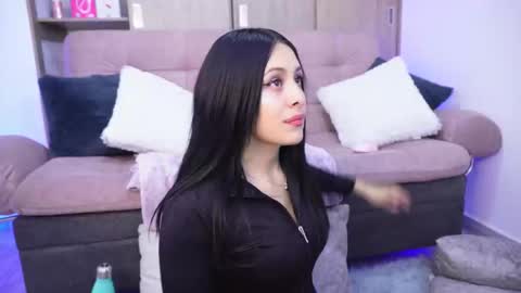 Sophiie online show from February 2026 04:07:01 AM