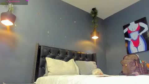 Sophie Taylor online show from October 2025 11:27:02 PM