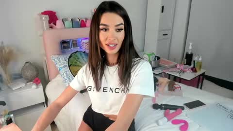 Sophi online show from September 2025 03:39:02 AM