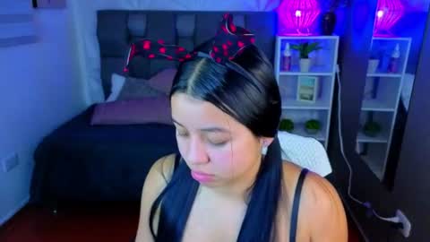 Snapshot of sophyadams_ chatting on June 2026 06:00:01 AM Sophy online show from June 2026 06:00:01 AM