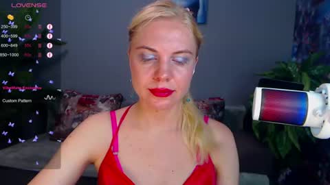 Snapshot of soul_liza chatting on June 2026 02:00:01 AM Lisa online show from June 2026 02:00:01 AM