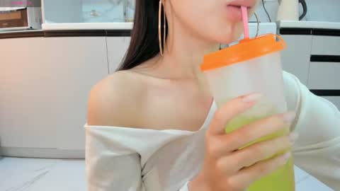 Mia online show from July 2026 09:18:01 AM