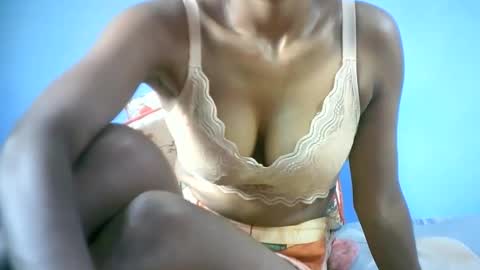 sourayaa online show from February 2026 07:42:02 AM